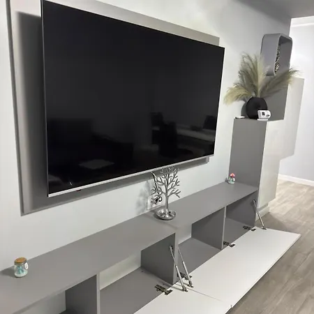 Апартаменты Cristal Нэводари